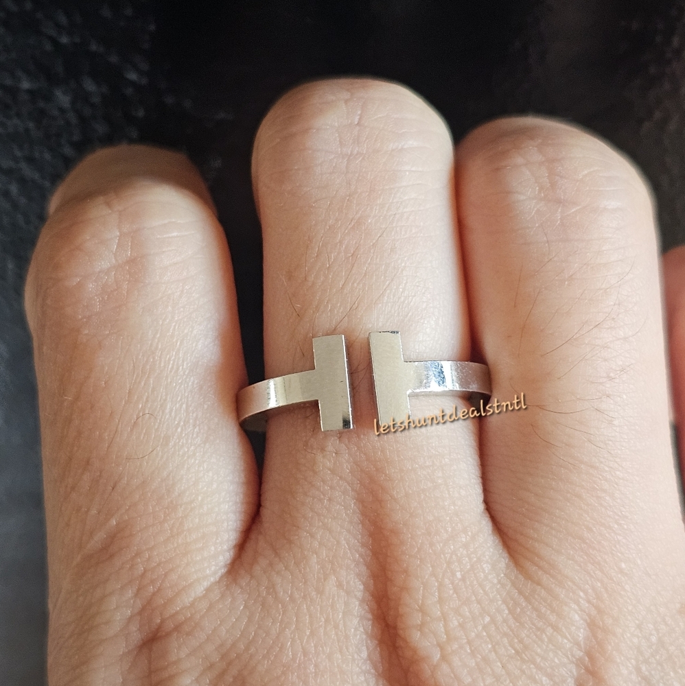 Tiffany 18K White Gold T Square Ring. Size 7
